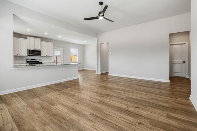 Building Photo - 15686 Honey Cv Dr