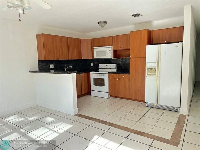 Foto del edificio - 1671 SW 44th Ave