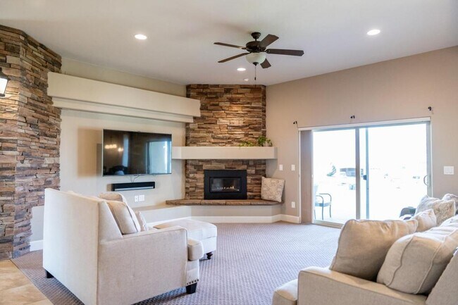 Foto del edificio - 9030 W Rio Grande Ave