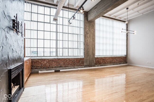 Foto del edificio - 611 N Park Ave