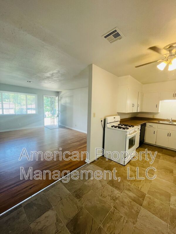 Foto del edificio - 1110 N Hickory Ave