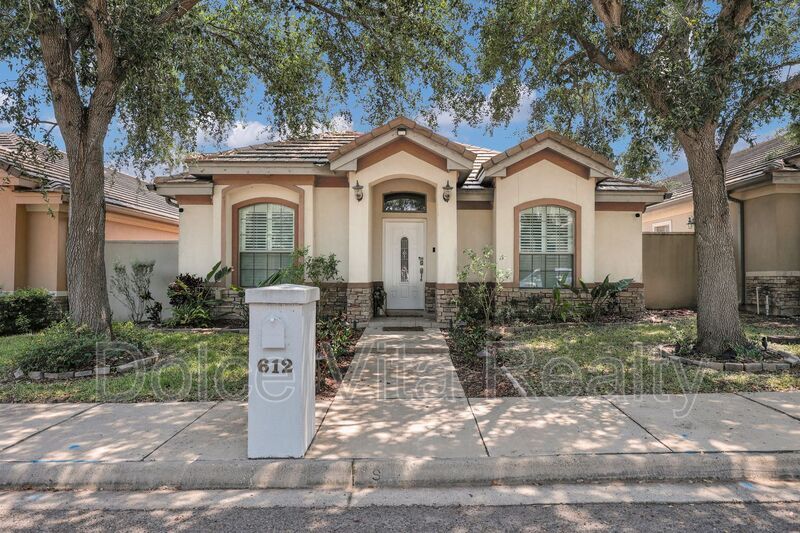 Foto principal - 612 E Thornhill Ave