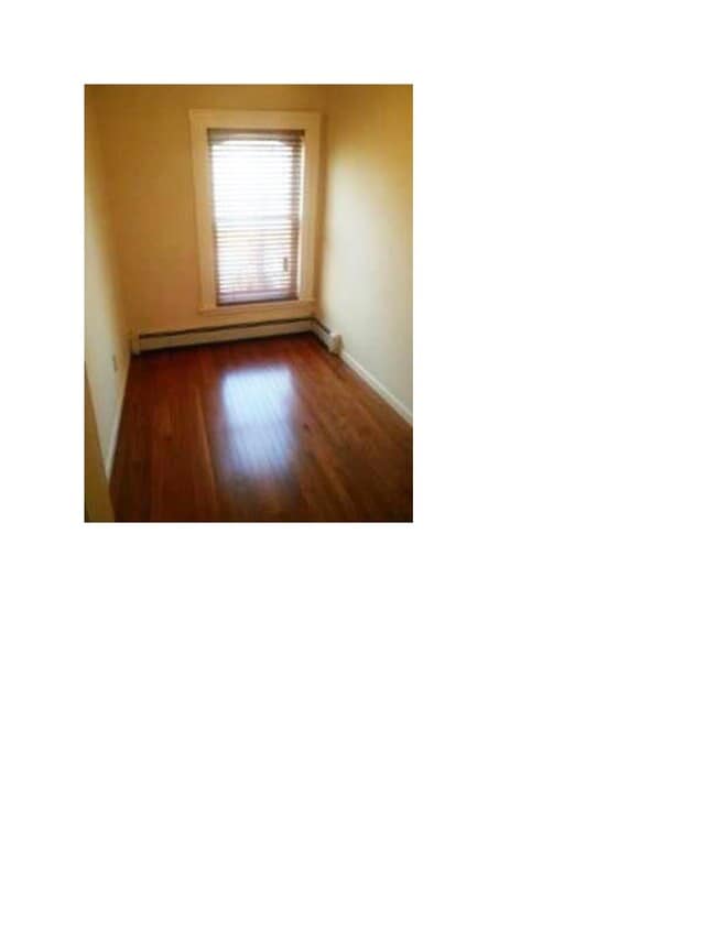 Building Photo - 245 7th St