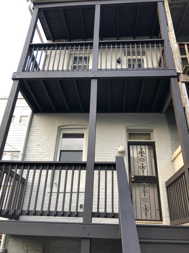 Foto del edificio - 30 R St NW