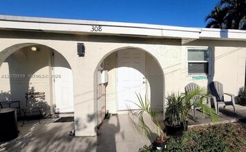 Building Photo - 308 NW 2nd Way