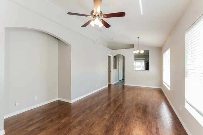 Foto del edificio - 5862 Wrenwater Dr