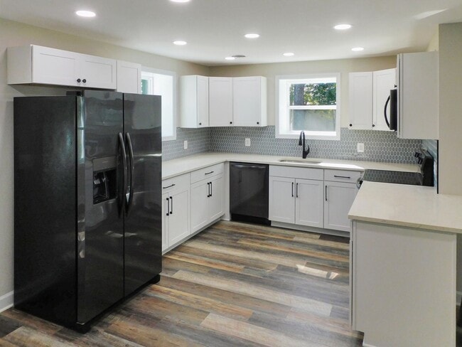 Building Photo - 19112 Lake Drive