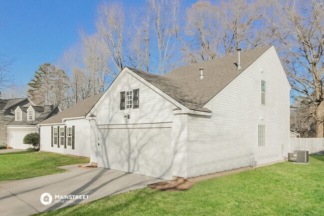 Building Photo - 8106 Sheckler Ln