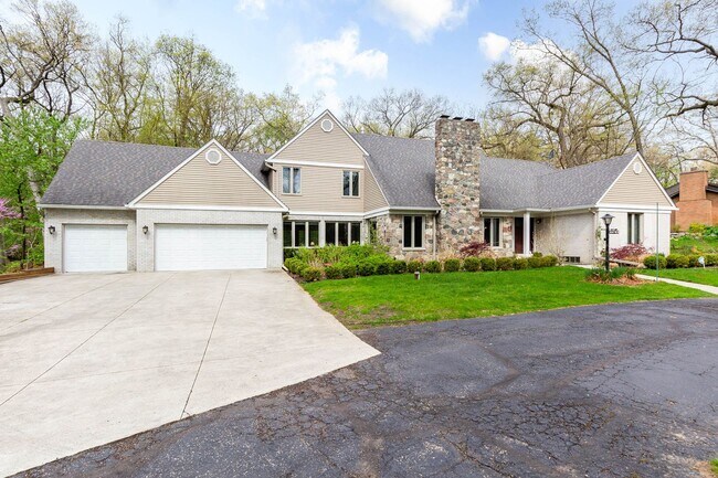Foto del edificio - 30705 Woodside Dr