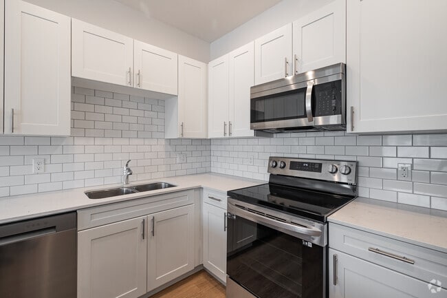 3BR, 2.5 - 1.598SF - Kitchen - Erin Hills Estates