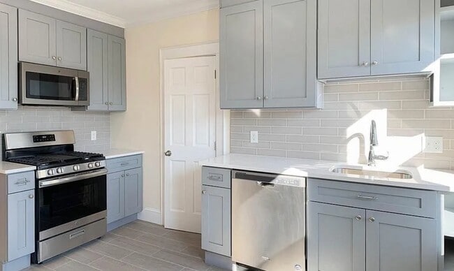 Building Photo - 797 Washington St