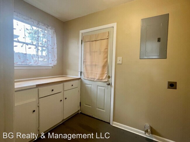 Foto del edificio - 3 br, 1.5 bath House - 107 Eula