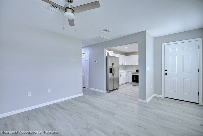 Building Photo - 1460 Aleutian St NE