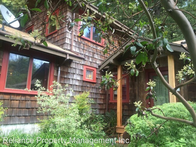 Building Photo - 3 br, 1.5 bath House - 25266 NW Dixie Moun...
