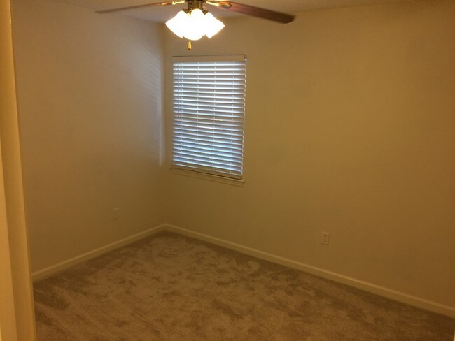 Foto del edificio - 124 Edgewater Ln