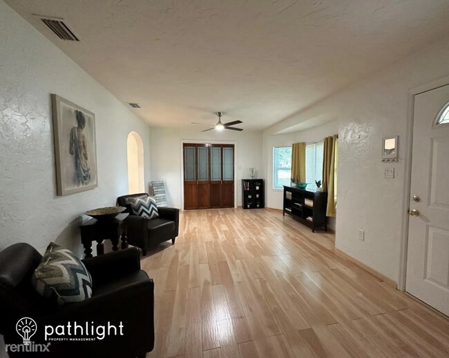 Building Photo - 4 br, 2 bath House - 3525 18Th Street N UNIT