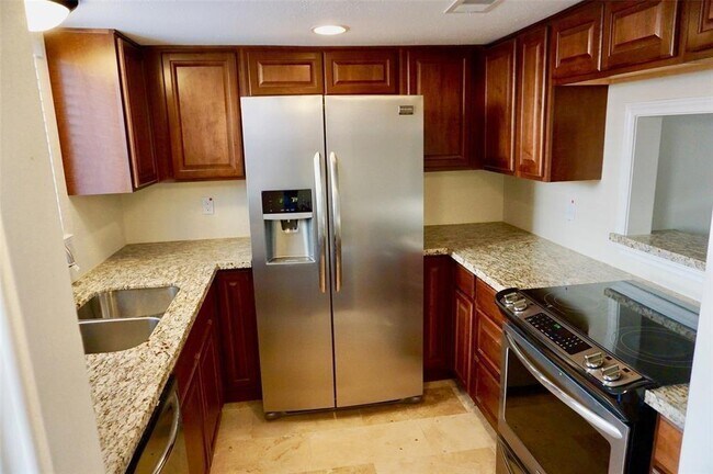 Foto del edificio - 1805 Stoney Brook Dr