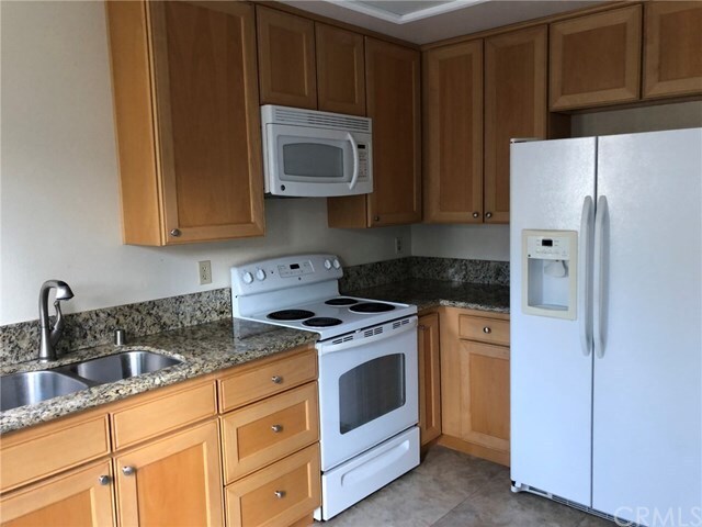 Building Photo - 3222 Caminito Eastbluff