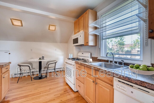 Photo - 867 N Ogden St Apartment