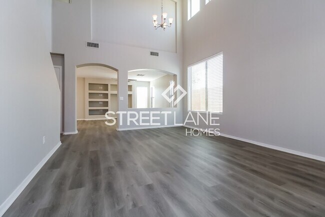 Building Photo - Charming 5 Bedroom in Phoenix!
