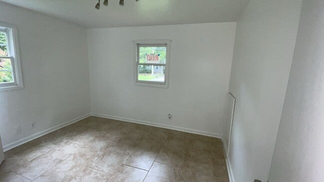 Building Photo - 1750 Kristi Dr