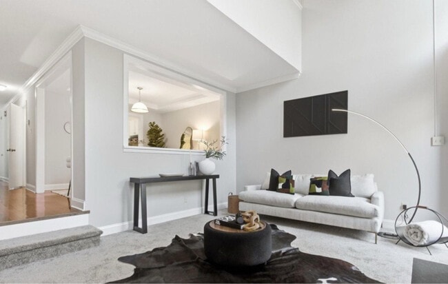 Building Photo - 7925 Charter Oak Ln