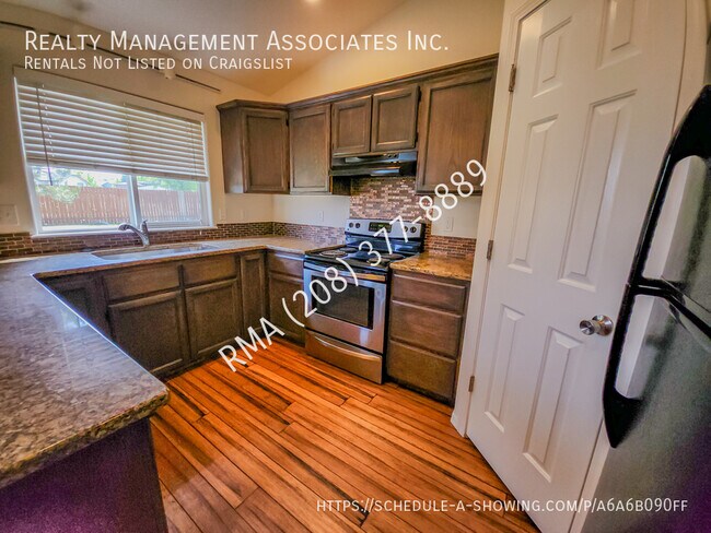 Building Photo - Desirable Home in SE Boise
