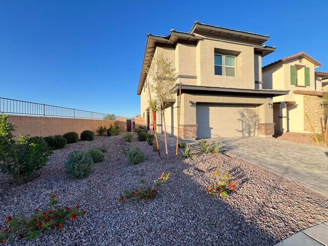 Building Photo - Stunning modern two-story single-family home