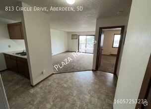 Building Photo - 307 11th Ave NW