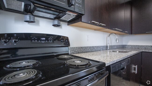 2HAB, 2BA - 1836 ft² - Whittaker Place Apartments