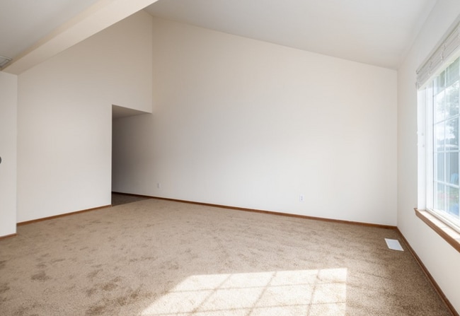 Building Photo - 2306 E Division St