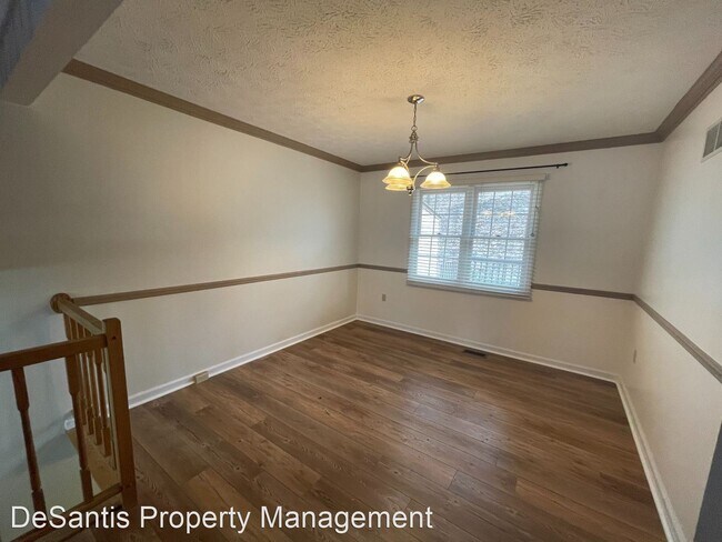 Building Photo - 3 br, 2.5 bath House - 3018 Estate Drive