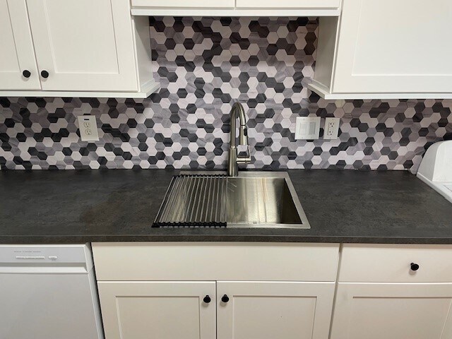 Newly Remodeled Kitchen - 40 S Norwich Rd