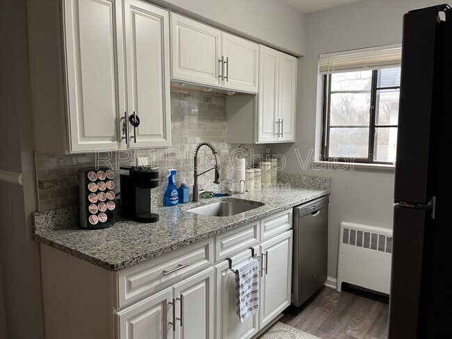 Foto del edificio - 3522 Pembroke Ave