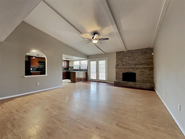 Foto del edificio - 4631 Kingussie Dr