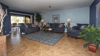 Building Photo - 5302 SW 25th Pl