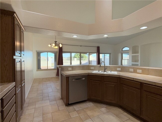 Building Photo - 1747 E Winter Haven Dr