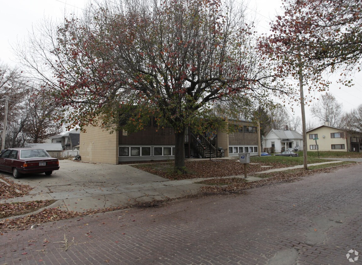 Building Photo - 875-885 25th St