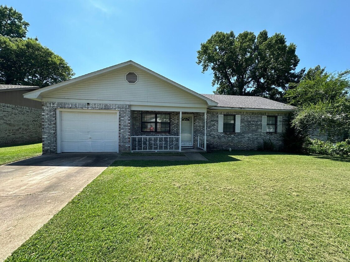 57 Northview Dr, Russellville, AR 72802 House Rental in Russellville
