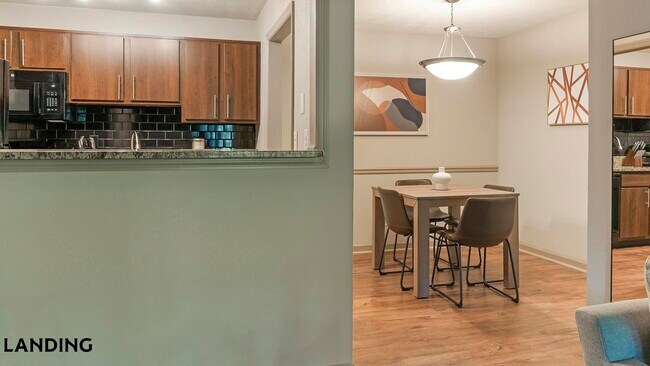 Foto del edificio - 100 Calibre Creek Pkwy