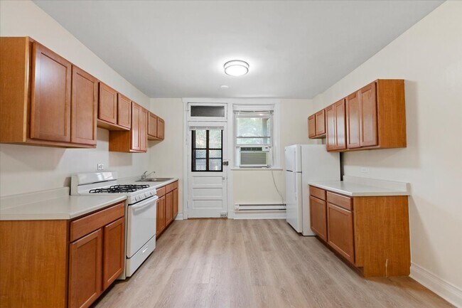 Foto del edificio - 2516 N Lincoln Ave