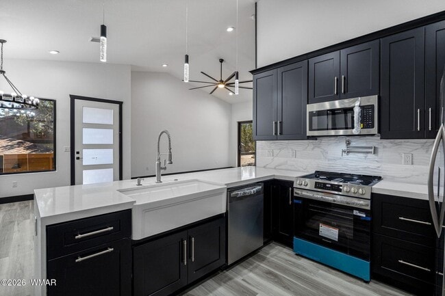 Building Photo - 2755 W Villa Loop