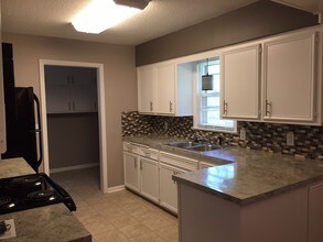 2018 S Ridgewood Dr