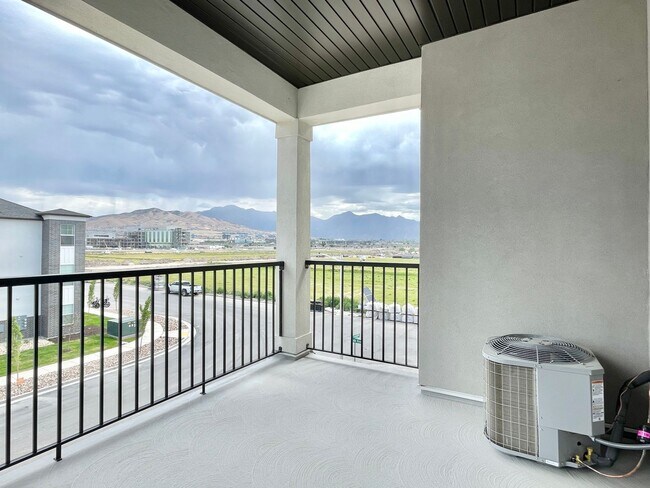 Foto del edificio - Beautiful Lehi Condo with Views!