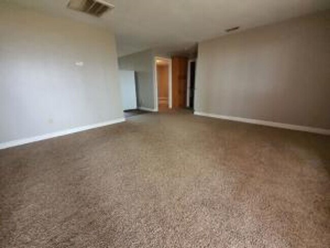 Building Photo - Bilan5241