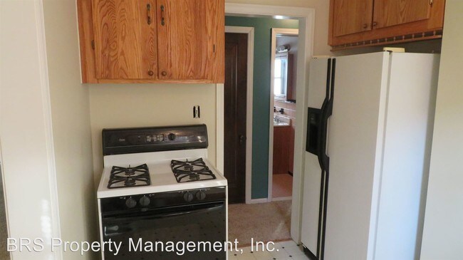 Building Photo - 3 br, 1 bath House - 22910 Oakwood Ave.