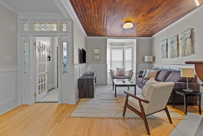 Building Photo - 3 Victoria St