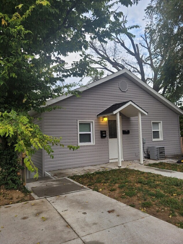 Foto principal - 1100 Saint Marys Blvd