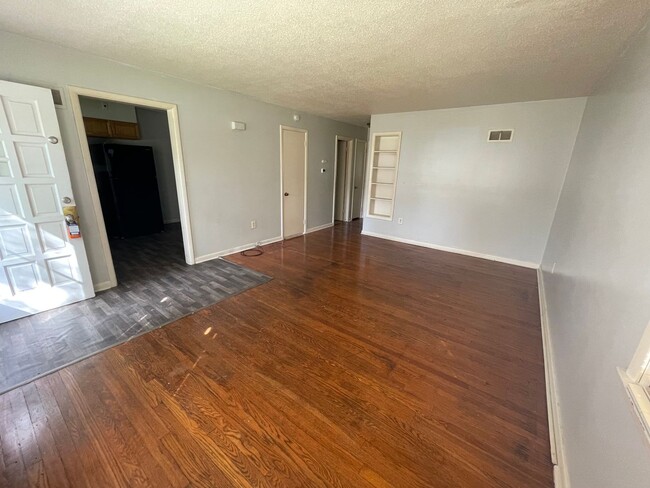 Foto del edificio - 2-Bedroom, 1-Bathroom home in Lees Summit