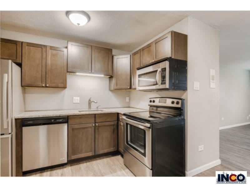 Primary Photo - 1555 Grove St